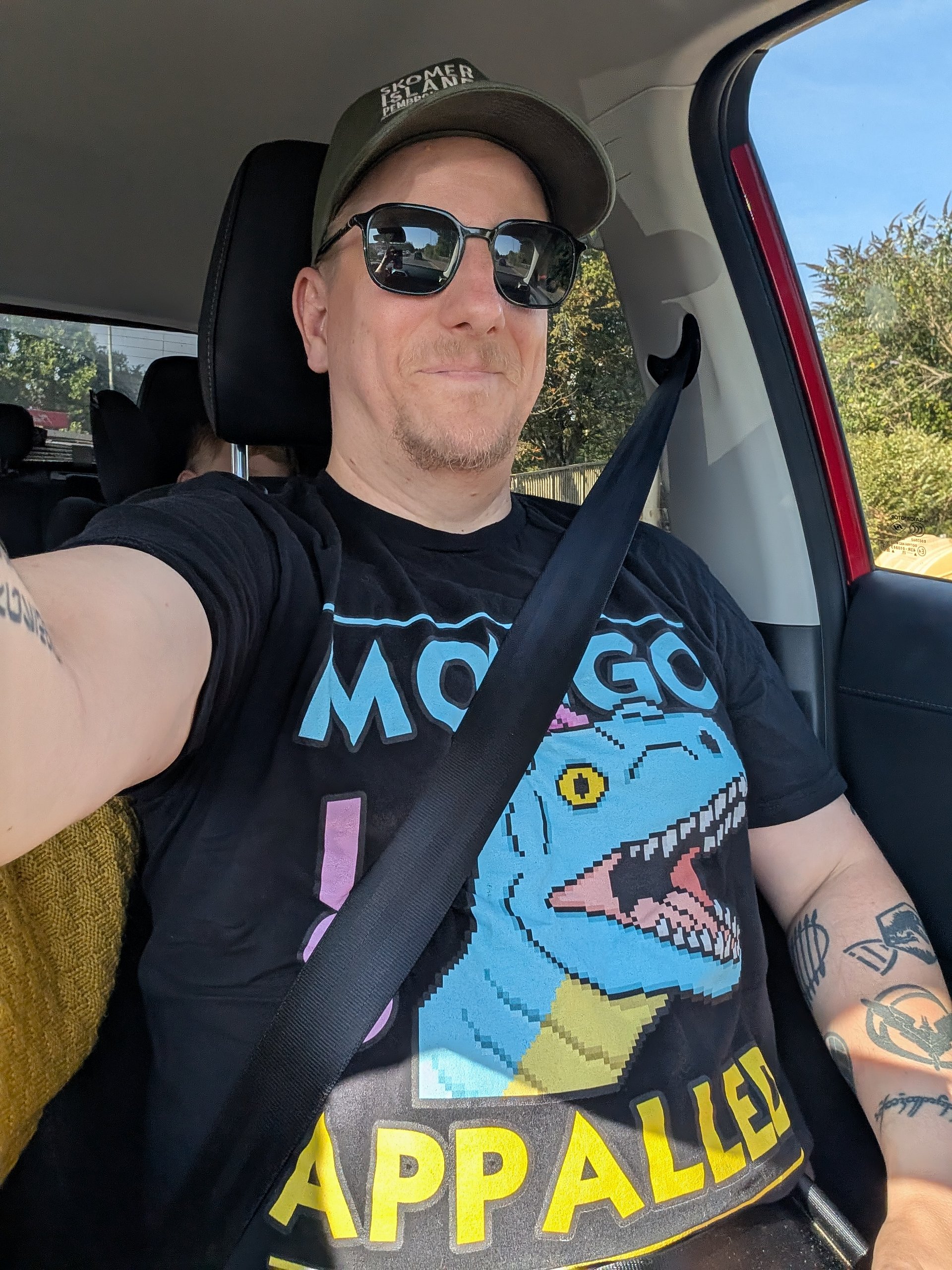 Mongo is Appalled - Dungeon Crawler Carl T-shirt product image (1)