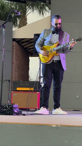 Eric Johnson licks are trendy 

#guitar #music #livemusic