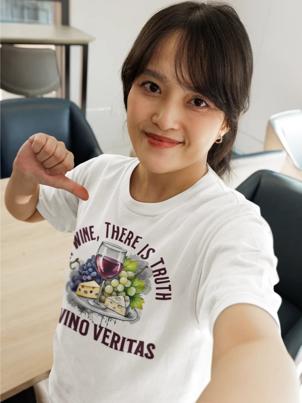 In Vino Veritas TSHIRT product image (2)