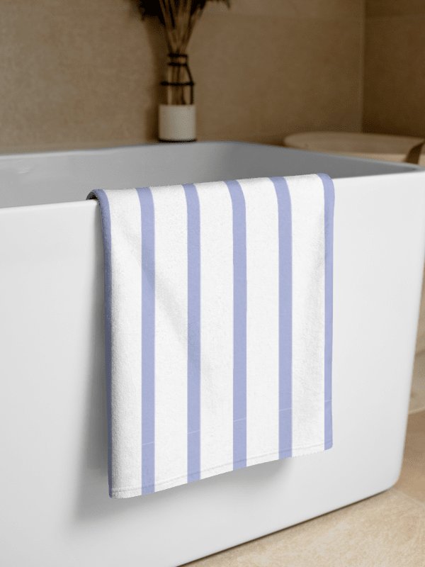 SEASIDE CHIC CLASSIC STRIPES BLUE WHITE TOWEL - Blau Weiss gestreiftes Handtuch product image (1)