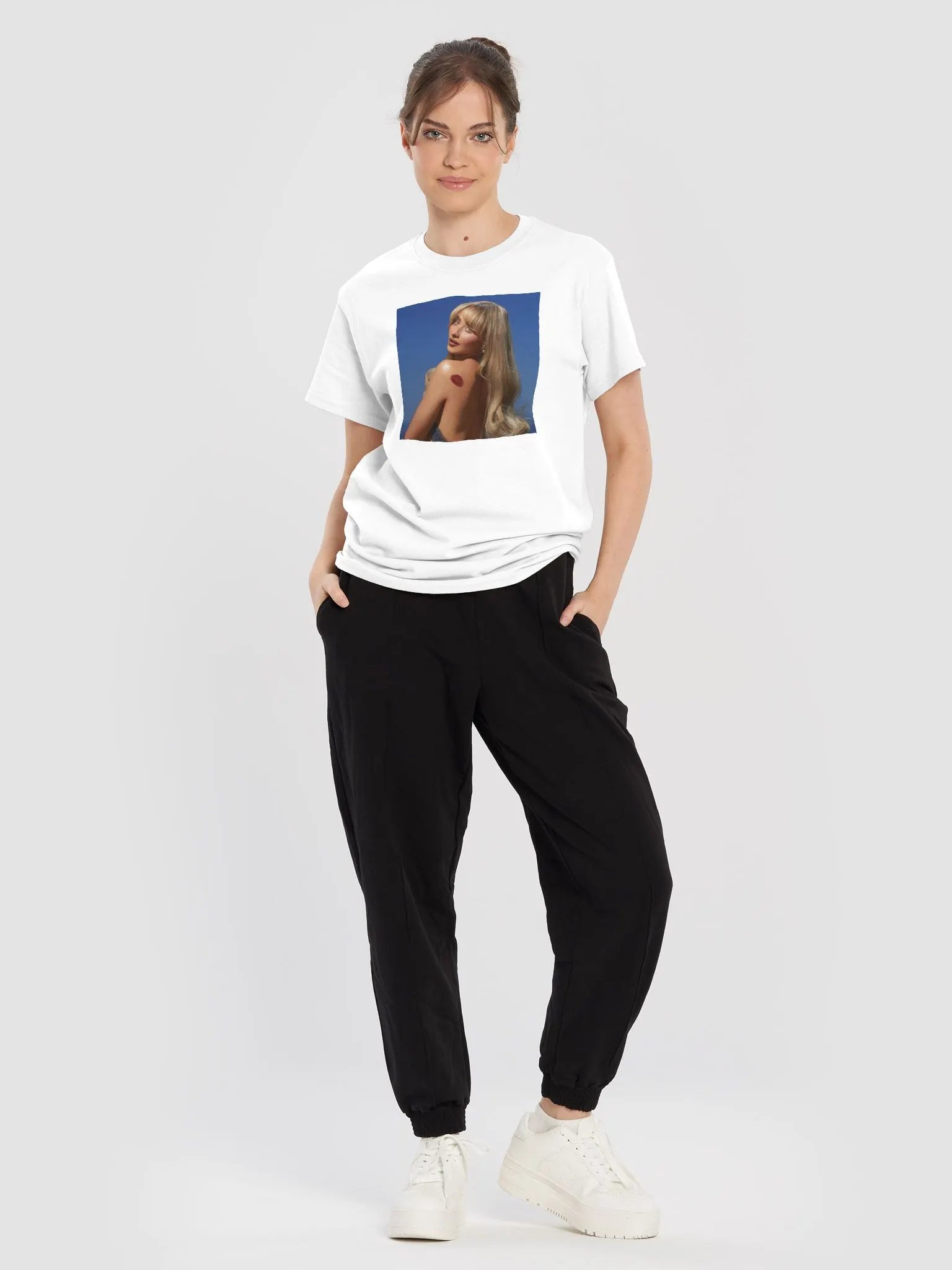 Sabrina Carpenter Short n' Sweet T-shirt product image (70)