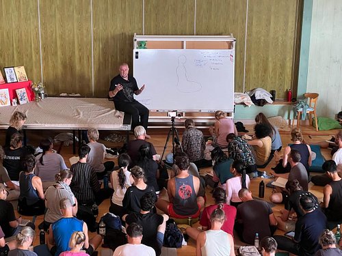 明理

Discussion of the principles and practices of inner-work plays an important part in the learning process. 
It is rarely a...