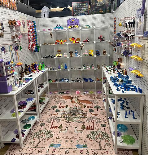 Restocked and refreshed my booth at @gambits.toy.box Also added @hybee3d Gachapop Lite. It’s always a busy, fun spot. Come ch...