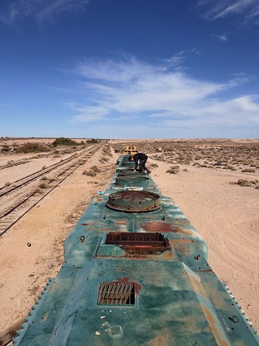 He thought it looked interesting from the road. 

#openrangesocialclub #afewfindit #fieldnotes #desertwest