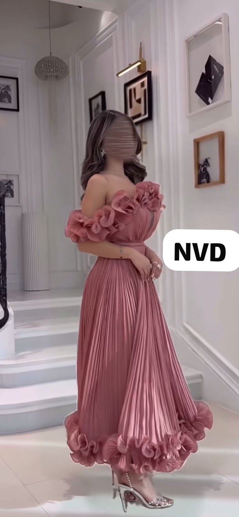 Luxury dress product image (4)