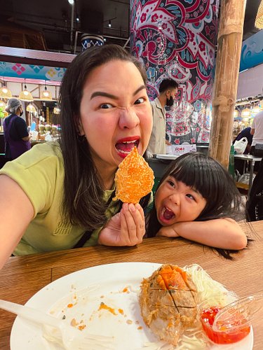 We’re continuing to share our amazing experience in Bangkok, and this time, it’s all about the FOOD! 🍜🇹🇭

Thailand has some o...