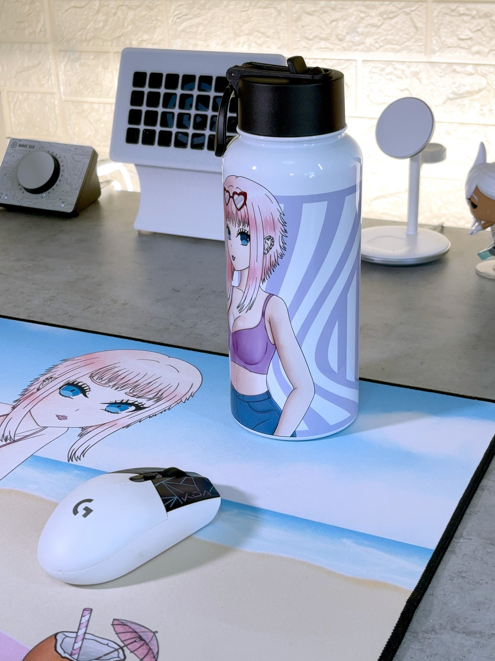 Lewd Momoko Stainless Steel Water Bottle (32 oz) product image (11)