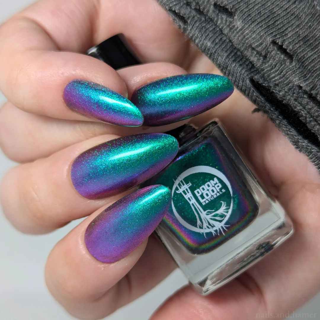 THE DEVASTATING TRUTH - Green Teal Indigo Violet Multichrome Nail Polish product image (5)