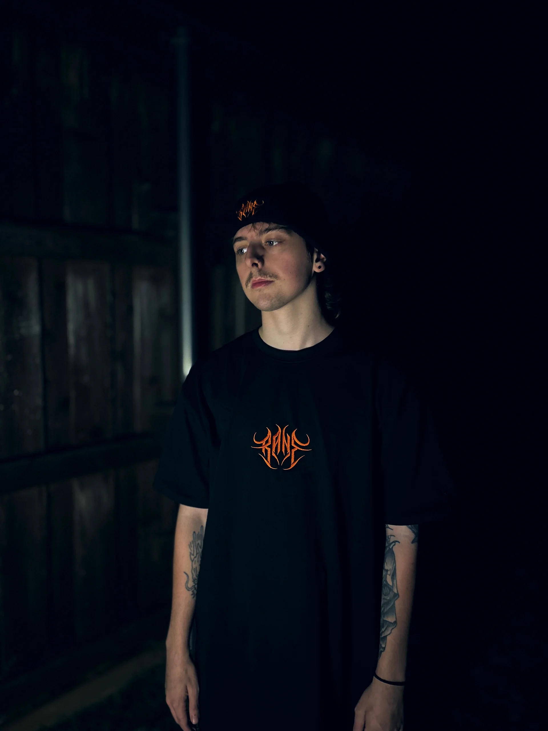 EMBROIDERED HEAVYWEIGHT TEE product image (1)
