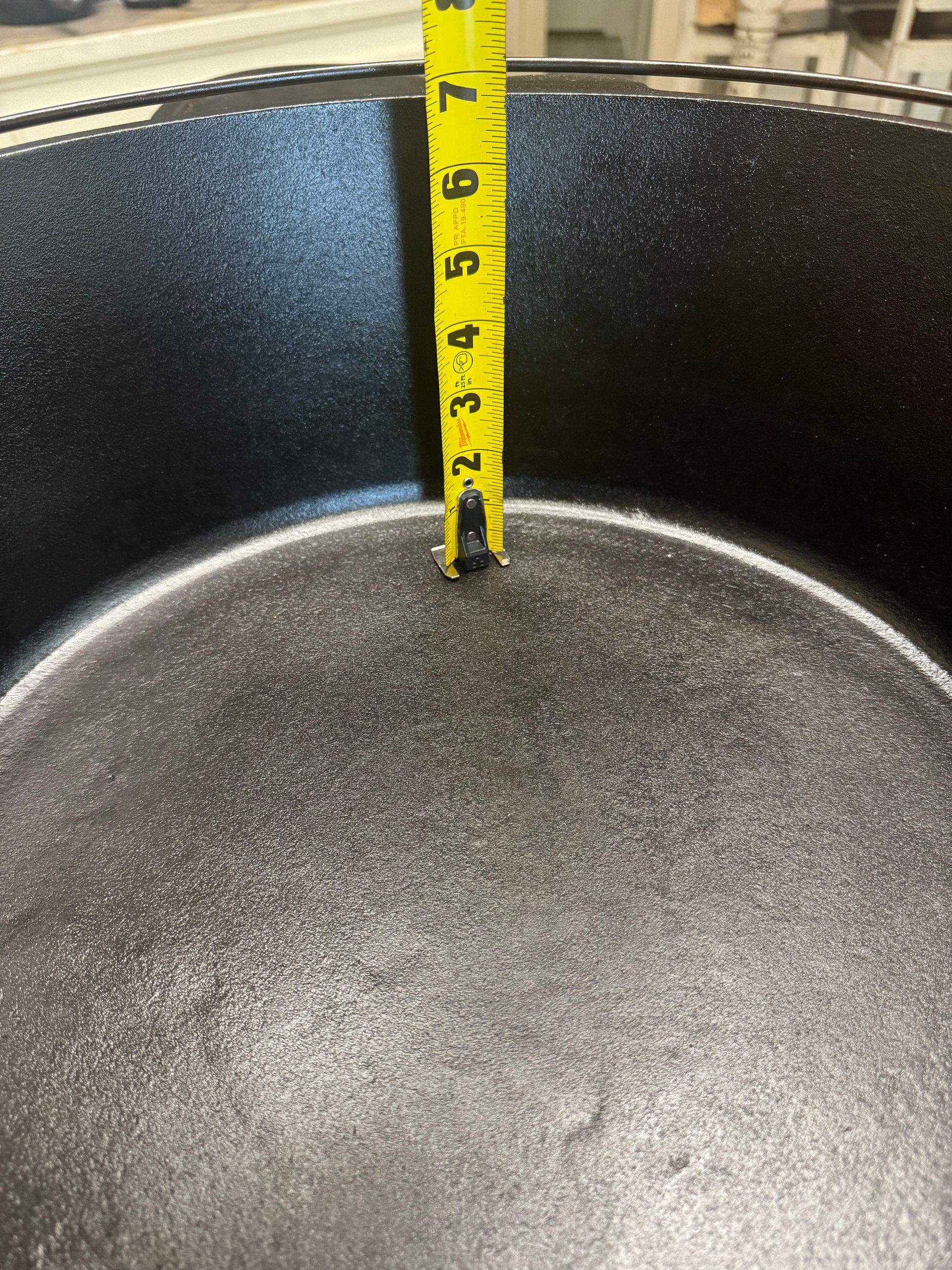Bayou Classic 20 qt Dutch Oven (SOLD) product image (5)