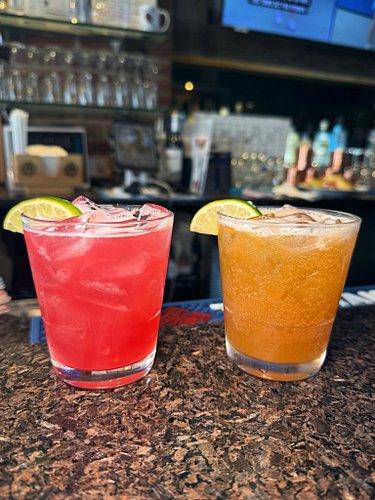 Mondays calls for a drink…Sip on our September specials: Touchdown Tea or the Taylor Fritz 

Which one are you ordering?👇 #se...