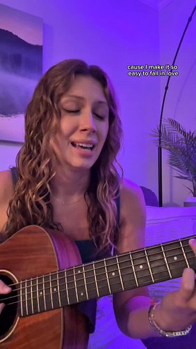 Still falling in love with this song 💕
@oliviadeano 

#oliviadean #soeasytofallinlove #coversong #acousticcover