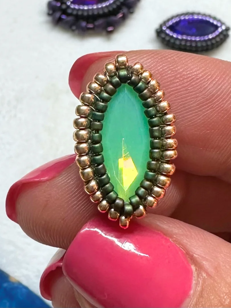 Beading Pattern - Square Stitch Bezel for 18mm Navette product image (1)