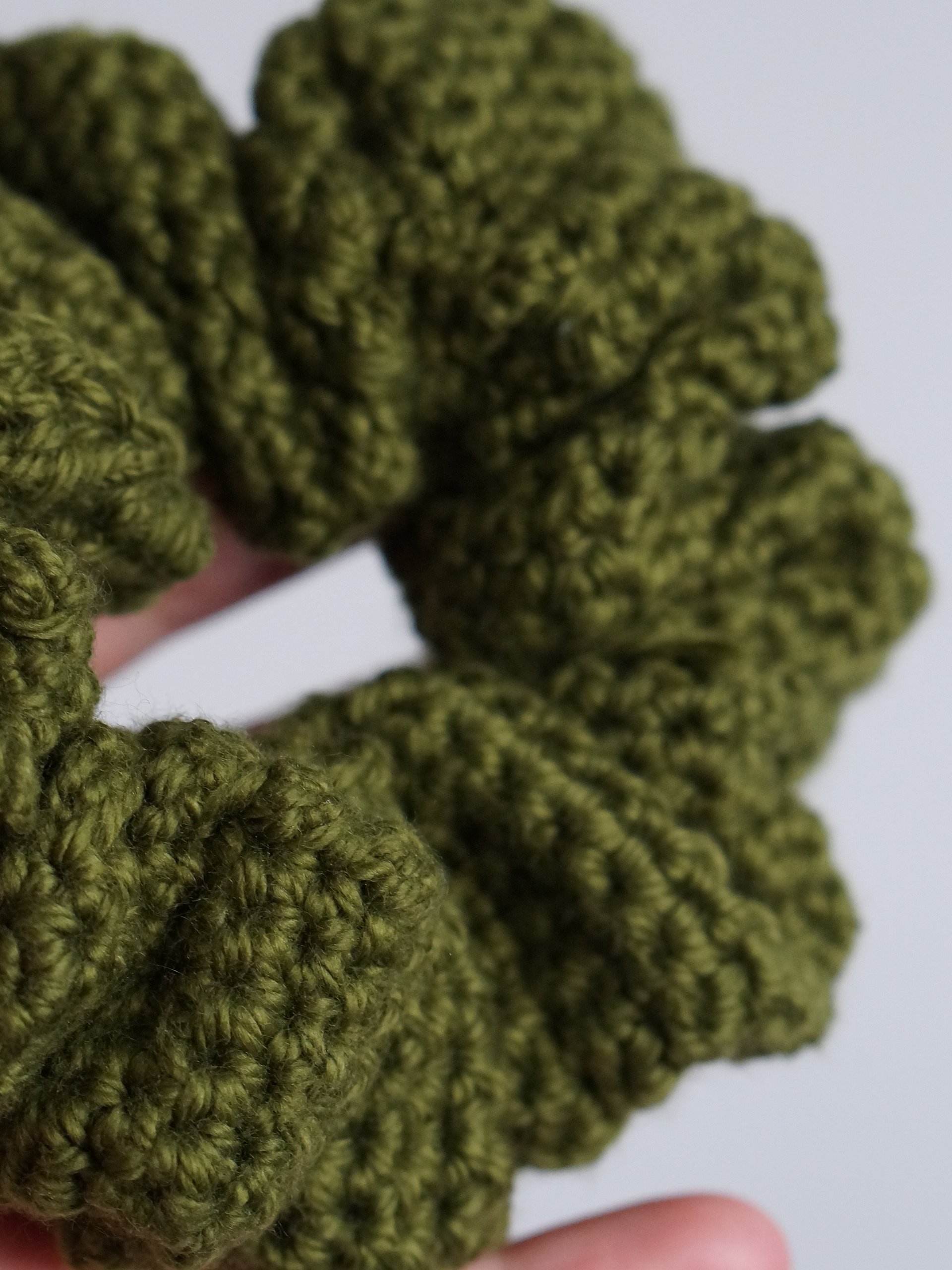 Easy scrunchie crochet pattern product image (1)