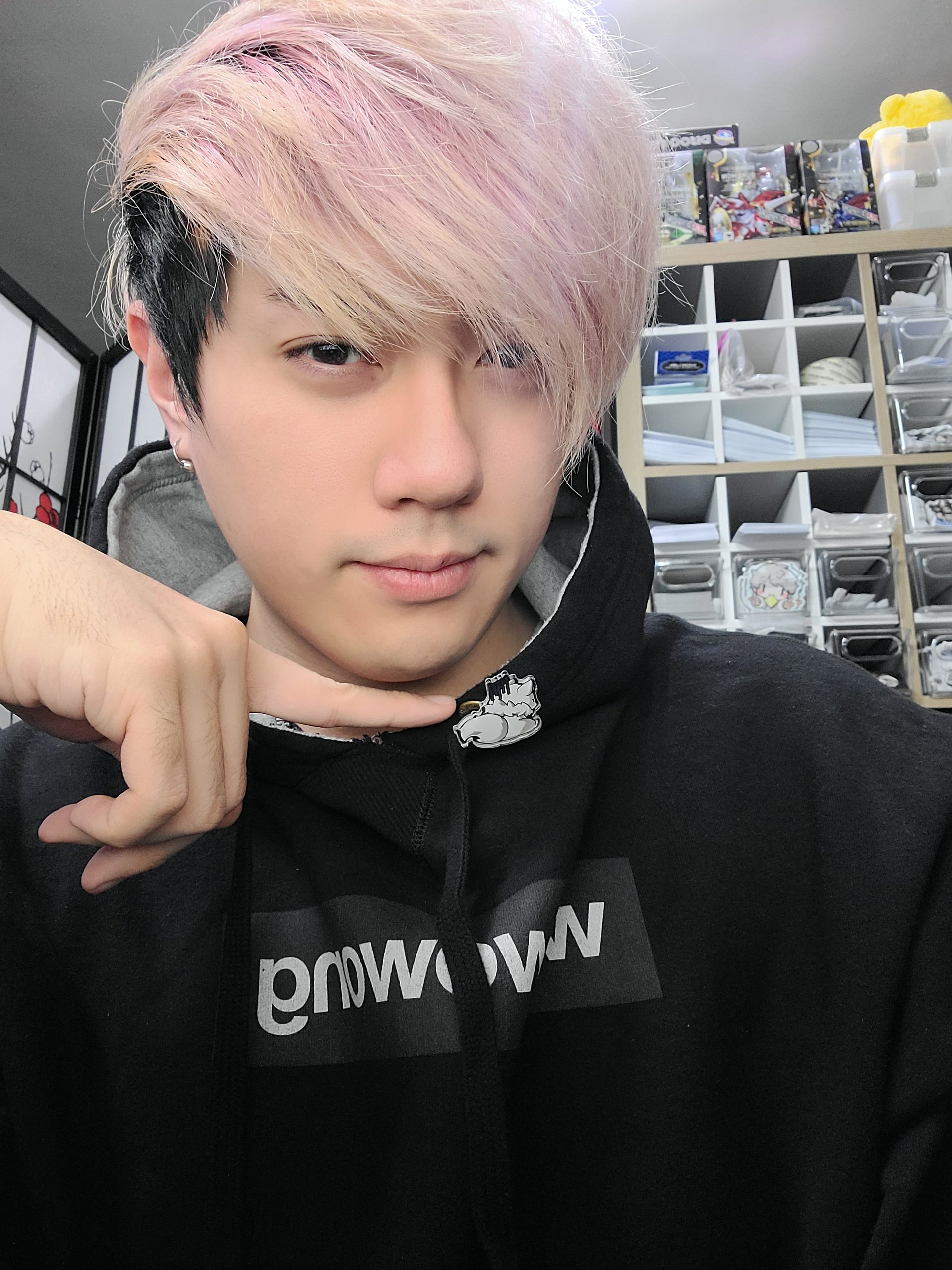 WoWoWolf Angy - Acrylic Pin product image (3)