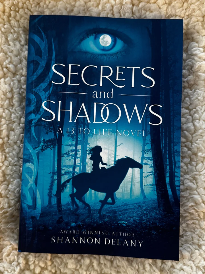 SECRETS AND SHADOWS Special Edition with Blue Page Edges product image (1)