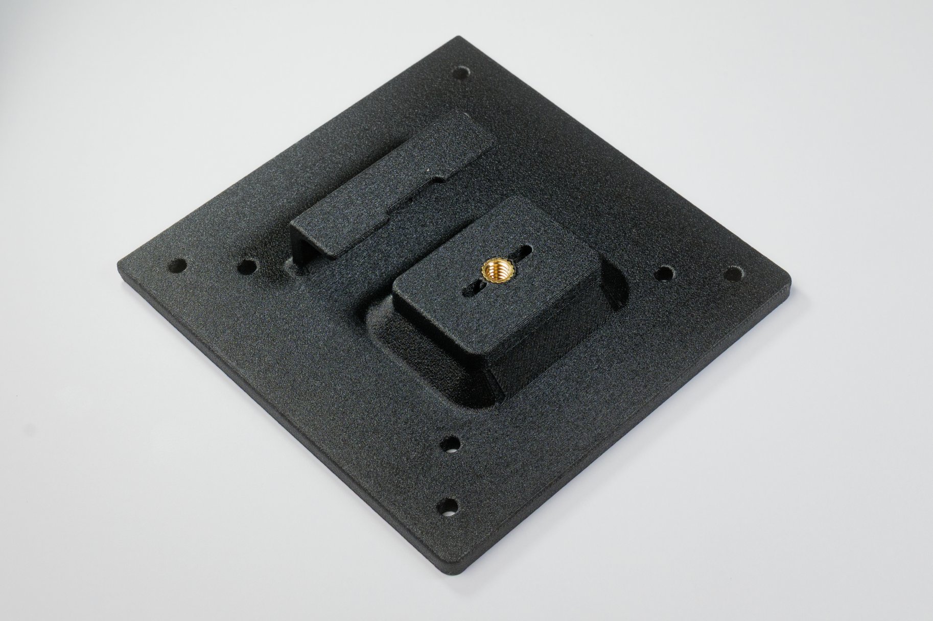 Portable Monitor 75+100mm VESA Adapter (4-Screw Version) product image (3)