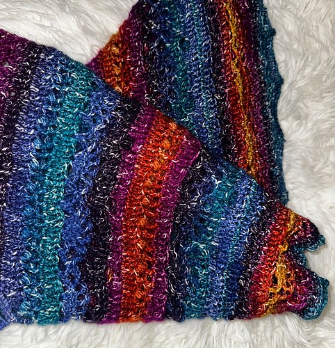 Freshly finished with #LionBrand Shawl in a Ball this SisHomemade pattern is always a satisfying finish. Now to block it and ...