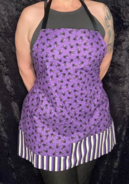Black Cat Apron product image (2)