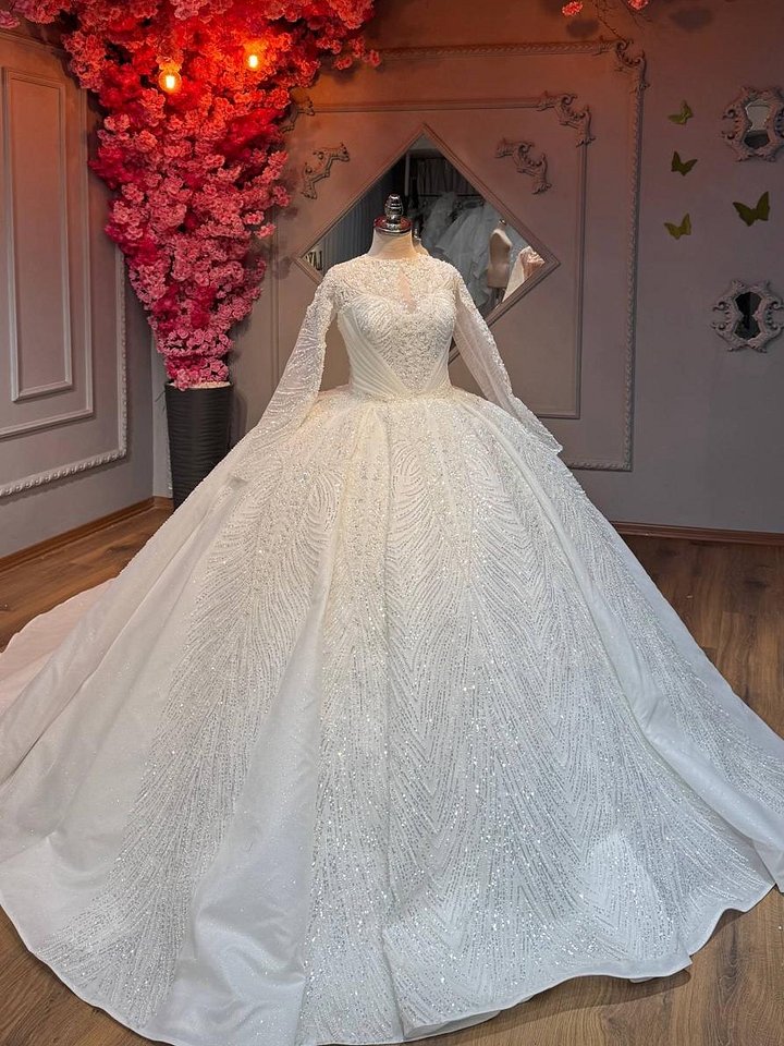 Wedding dress product image (2)