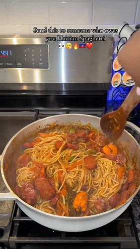 Nothing brings people together like good Haitian food! 🇭🇹❤️🔥 Always a crowd favorite. #HaitianFood #EasyRecipe #FoodLover #FY...