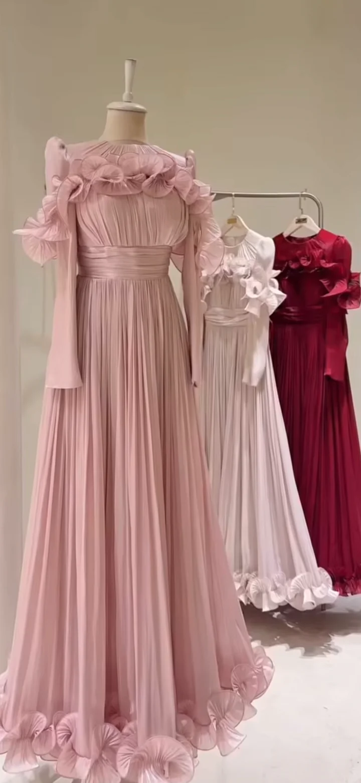Luxury dress product image (1)