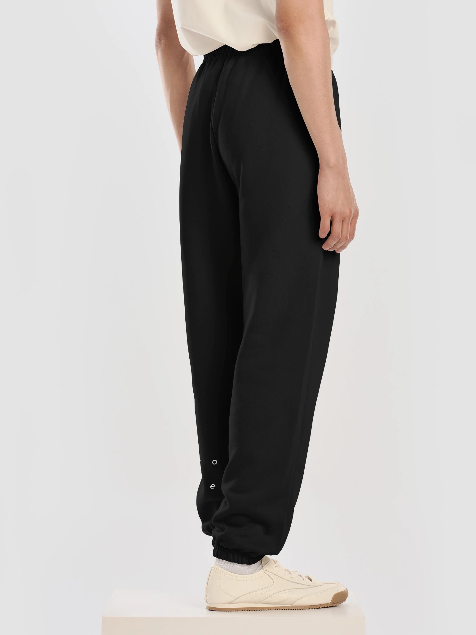 R.O.V.E .Sweatpants product image (4)