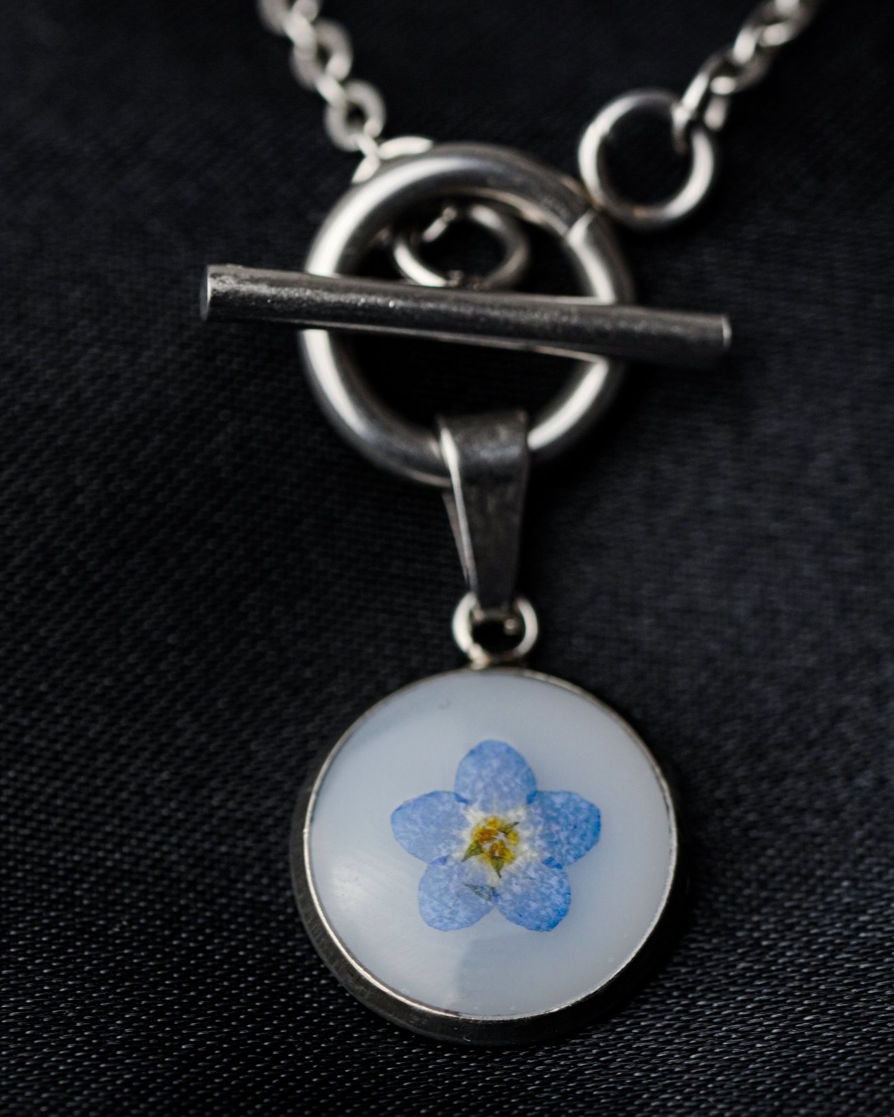 Blue Forget-Me-Not Round Necklace product image (4)