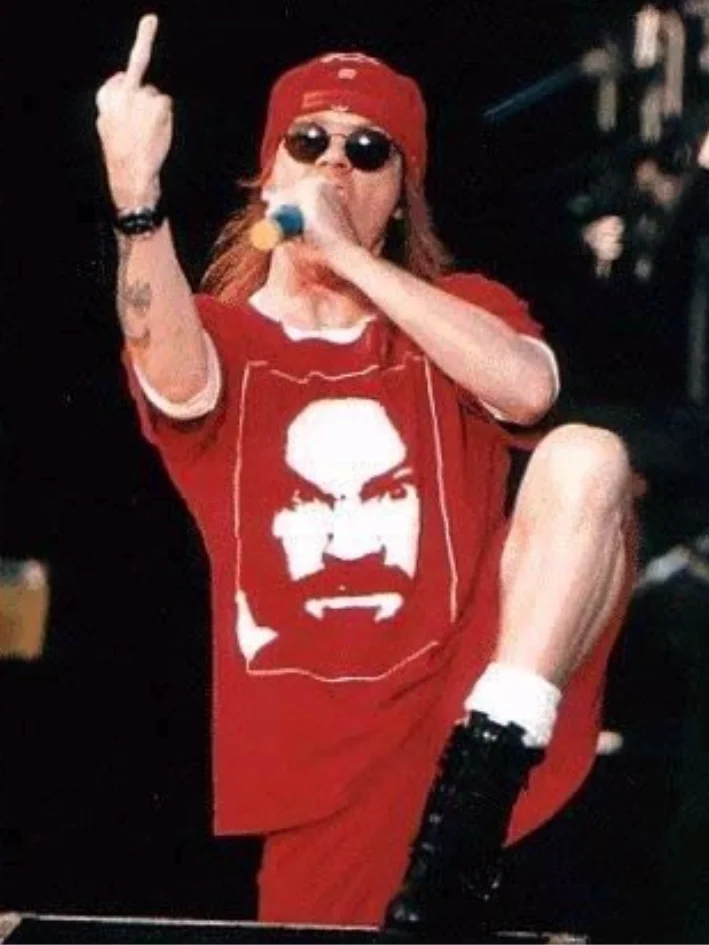 CHARLIE DONT SURF RED (AXL) TEE product image (3)