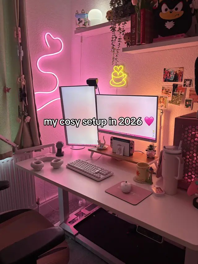 my setup!! the one you see in many of my tiktoks 🩷  #desksetup #girlgamer #setup #gaming #pinksetup