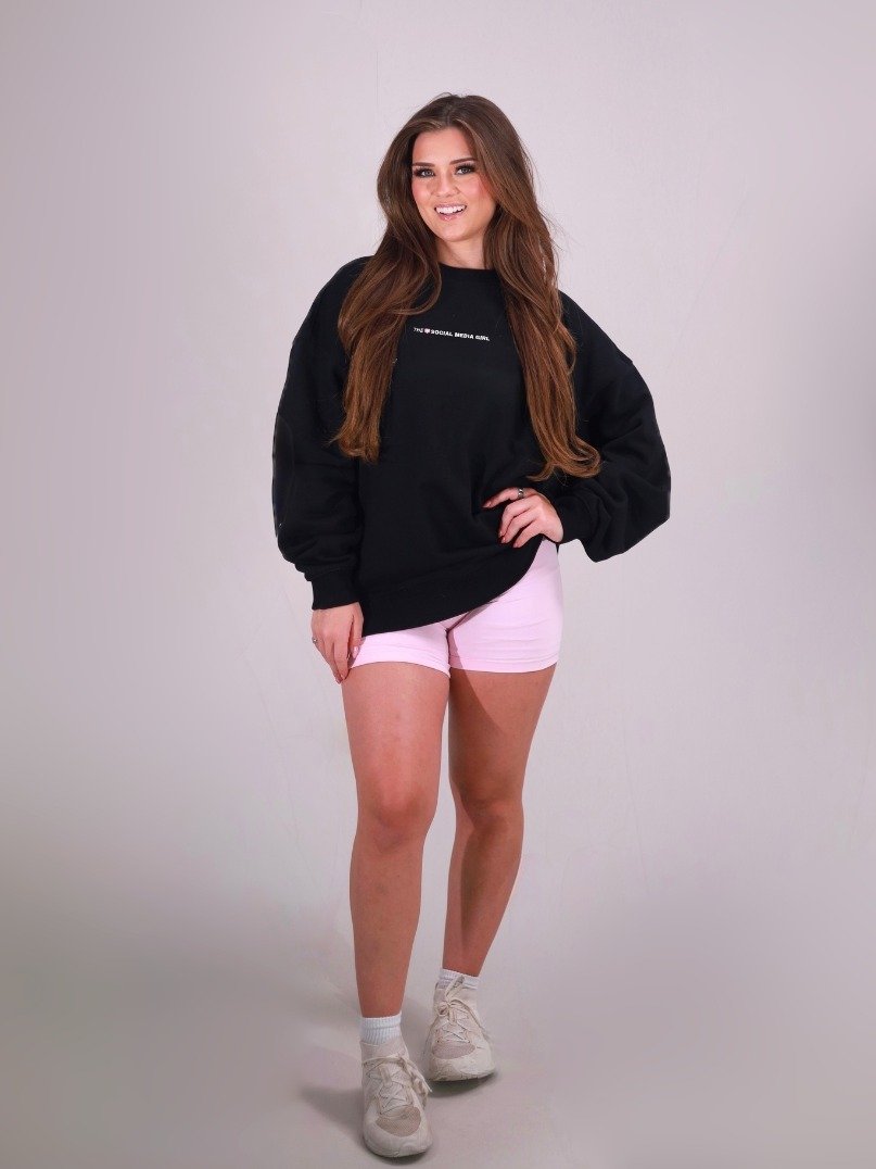 THE Social Media Girl Crew Neck product image (3)