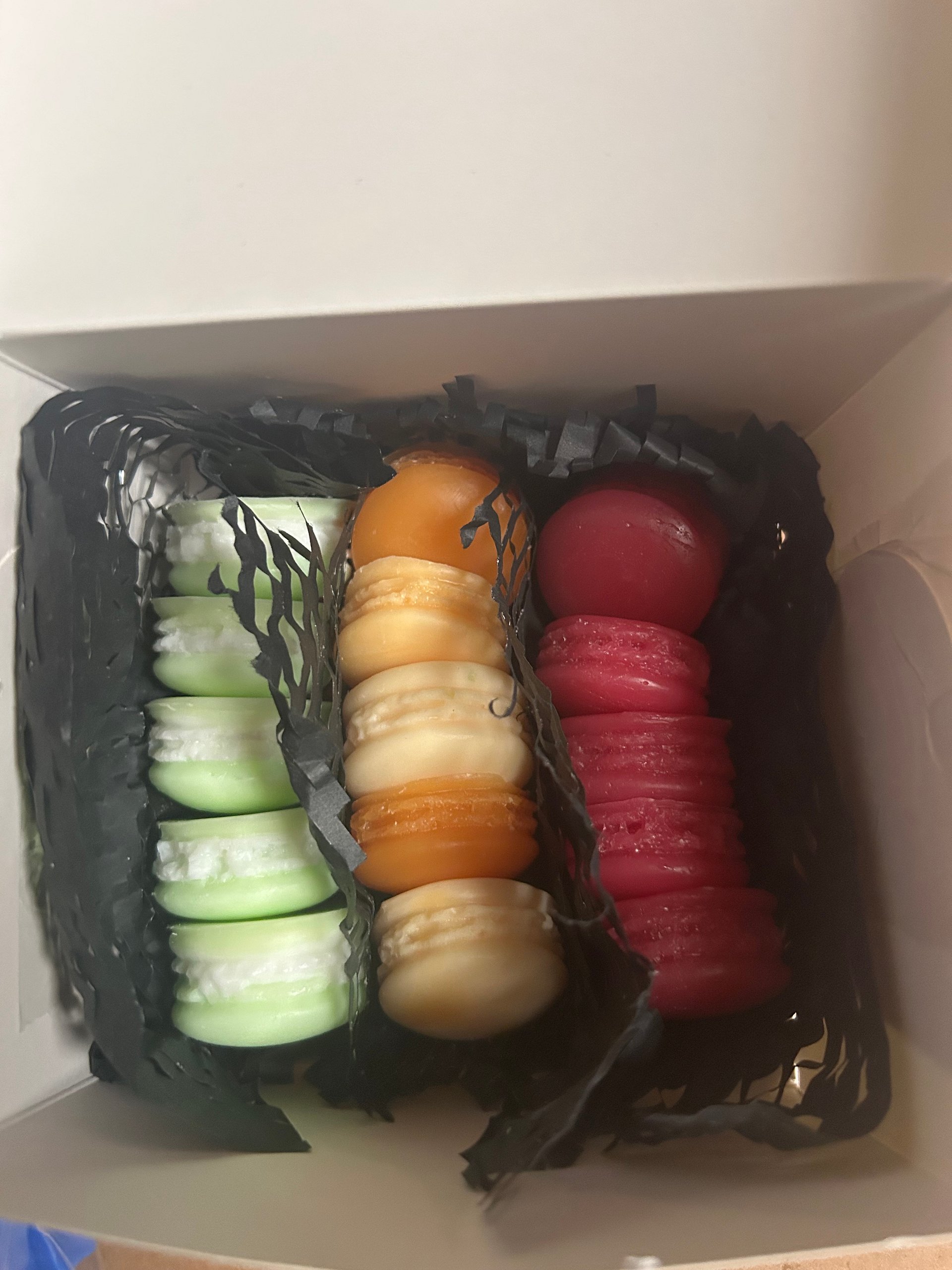 Macaroons Small boxx product image (1)