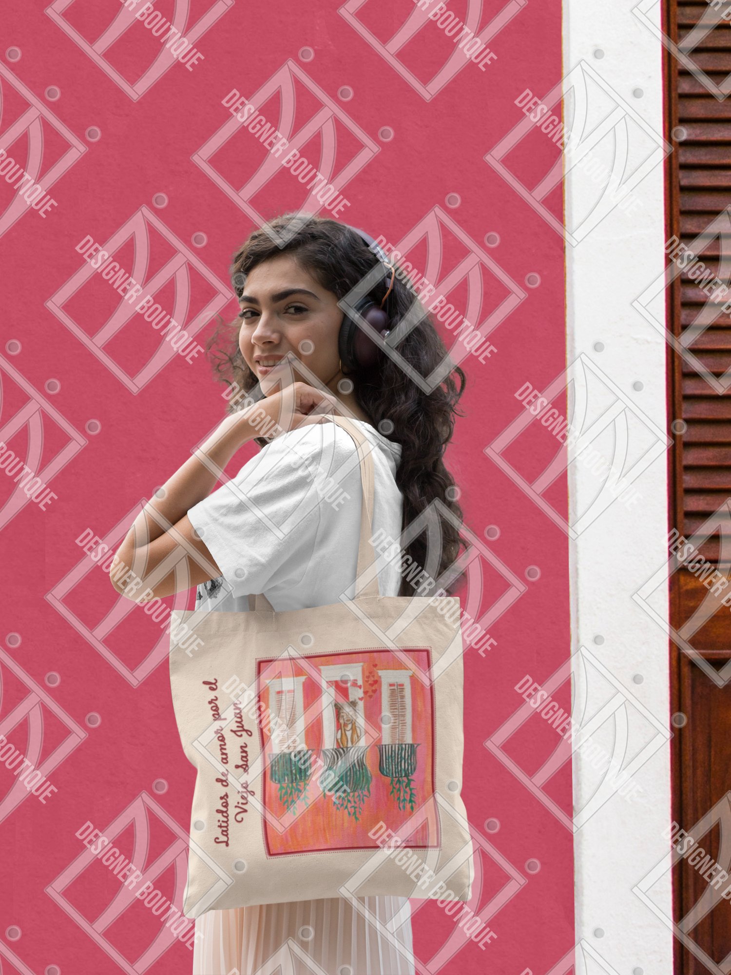 NN Designer Boutique x Camila Arraiza: Bolso de Mano (Castaña) – Latidos de Amor por el Viejo San Jua product image (3)