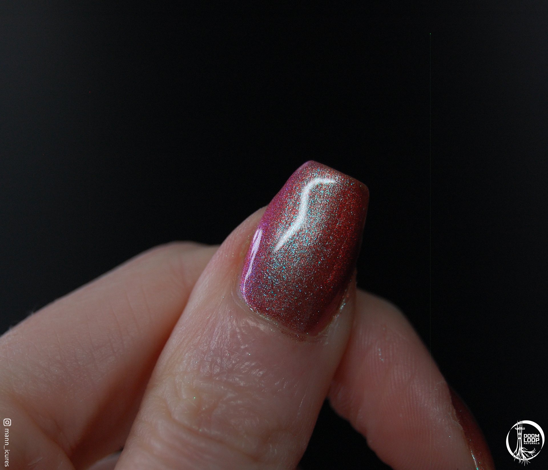 THE LAST SUMMERS - Magnetic Red and Frosted Ice Polish product image (4)
