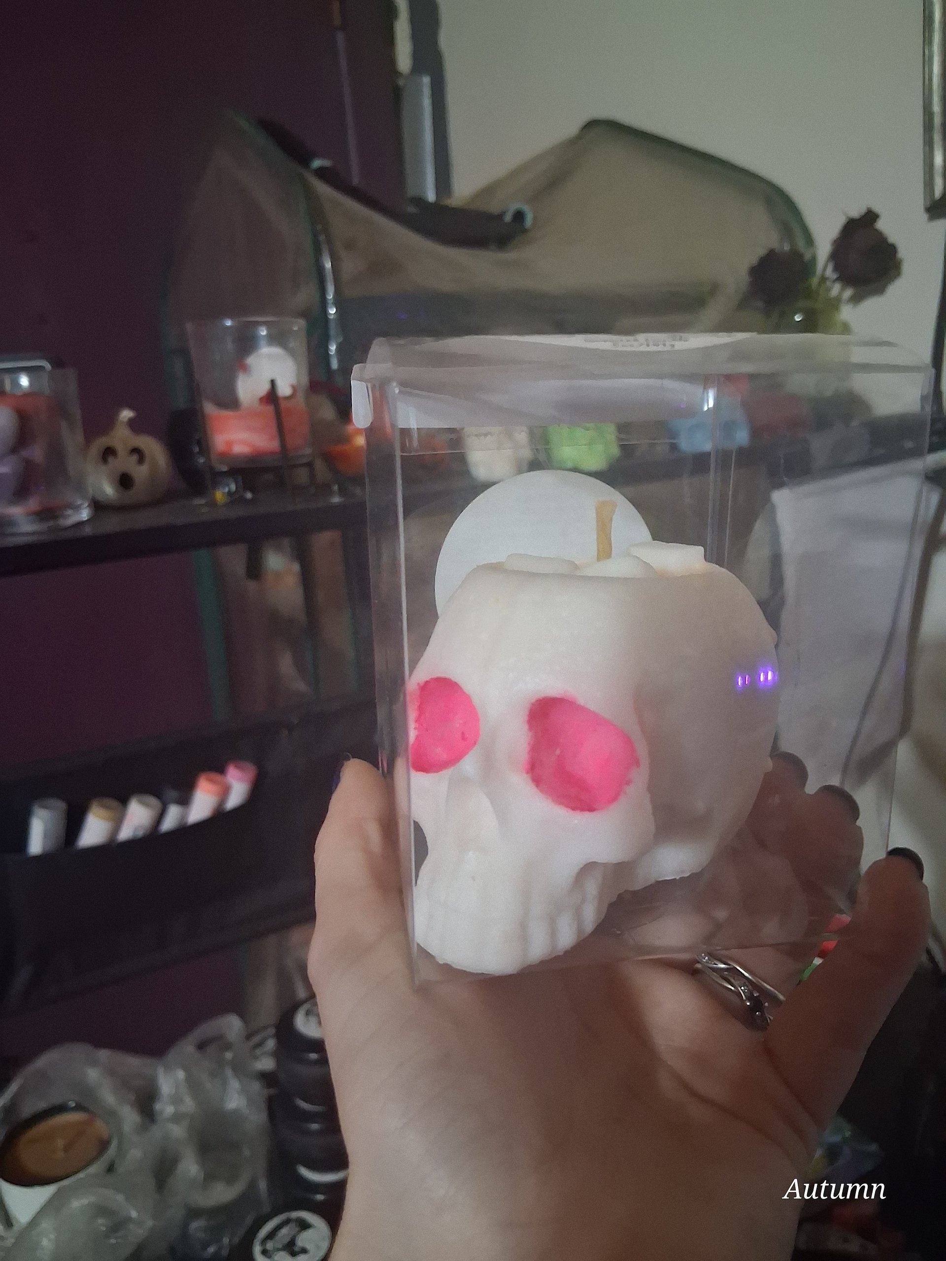 UV Reactive Skull Candle product image (2)