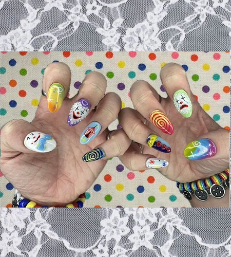 CLOWN NAILS DONE BY THE AMAZING @starlithe_nails !!!! 🤡🎪💚✨ #nails #clownnails #clown