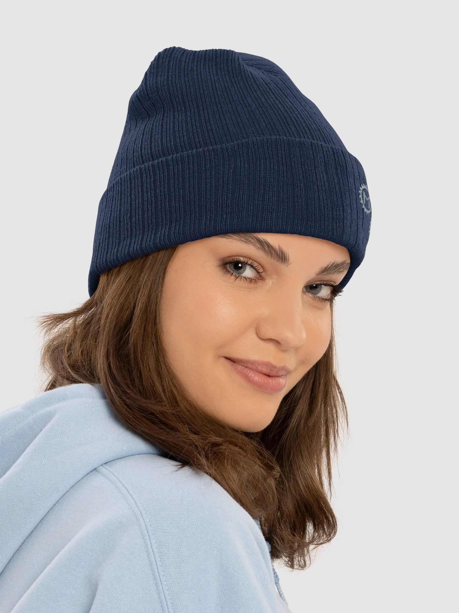 Gears Logo Silver Logo Beanie product image (24)