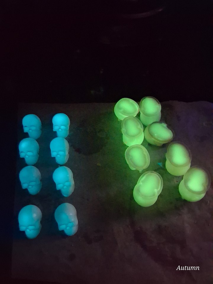 Skull Wax Melts UV Reactive product image (1)