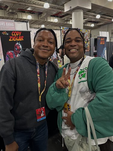 Zeno ran into @joshjohnsoncomedy at NYCC! Says he’s seen our series! 👀 Definitely needs to stop by OhEmGee Comics soon…! What...