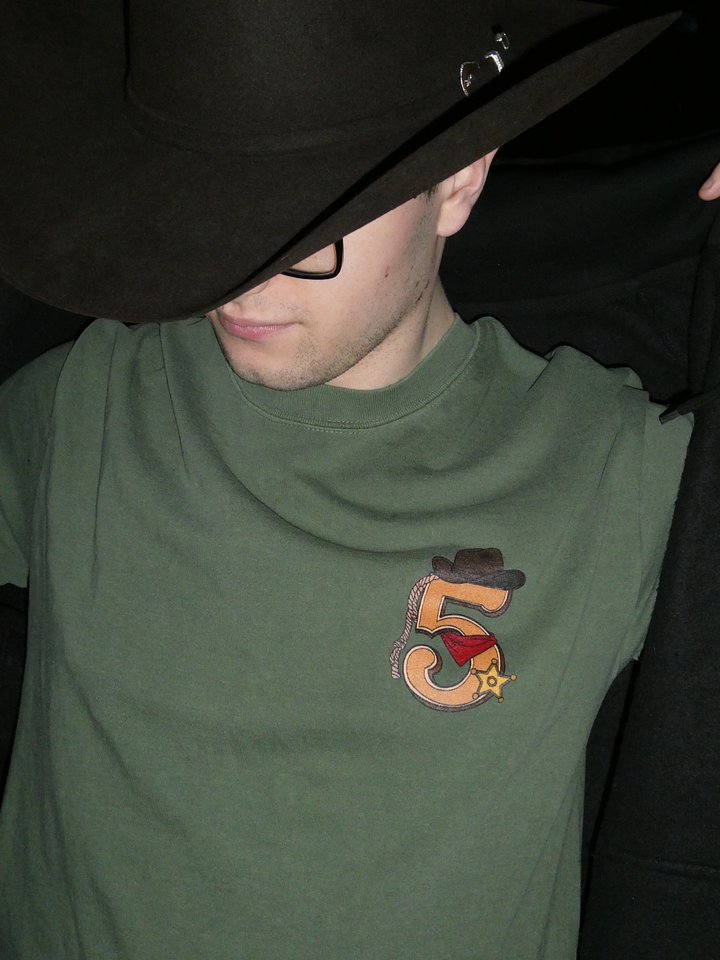 5 Year Streamerversary Comfort Colours Heavyweight Shirt product image (2)