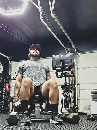 Saturday night lifts 🌙💪🐺