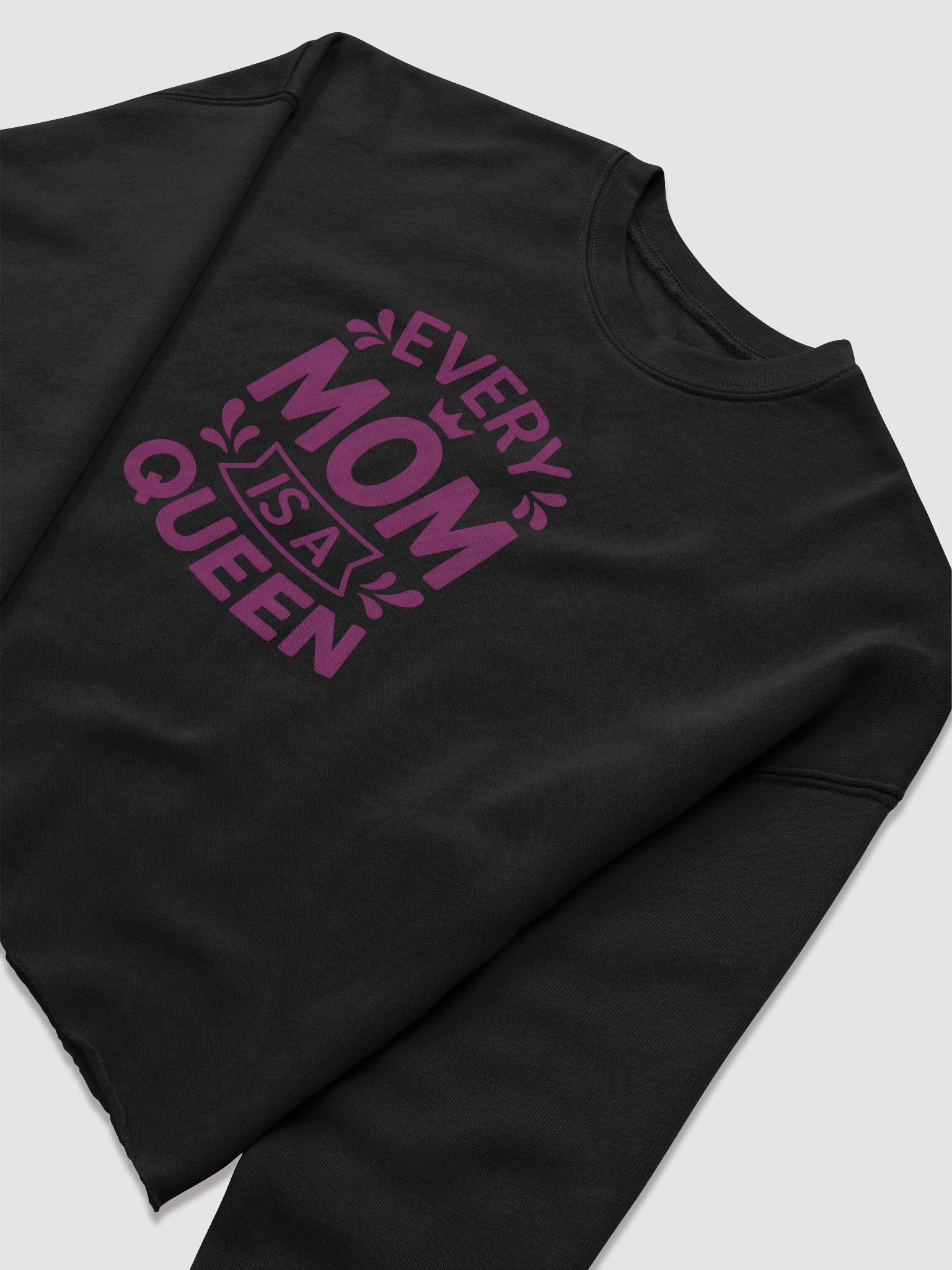 Every Mom Is a Queen Crop Top – Stylish Crown Graphic | Gift for Moms product image (5)