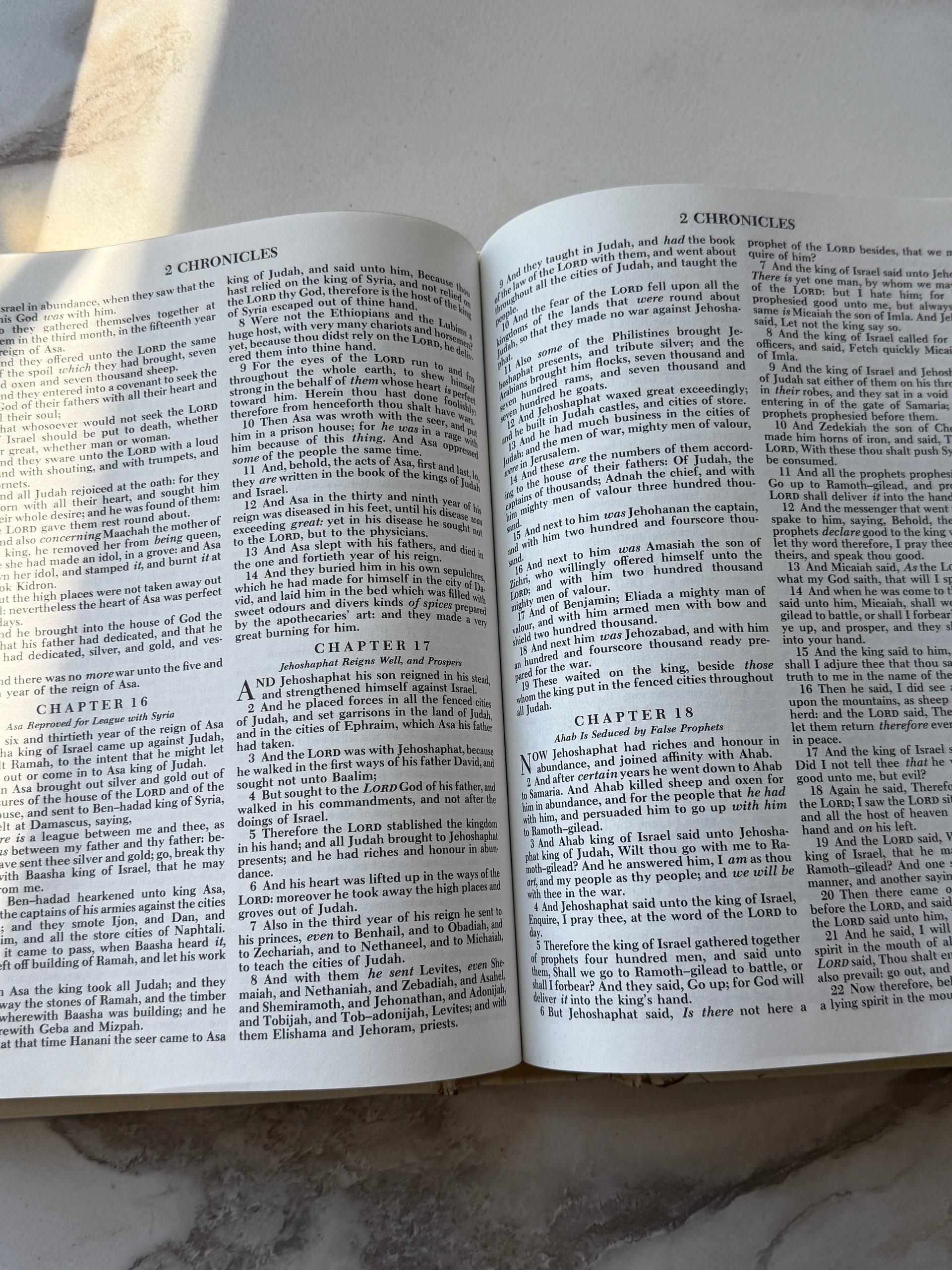 1976 | Holy Bible | King James Version | Keepsake Edition | White & Gold Hardcover | Today, Inc. product image (5)