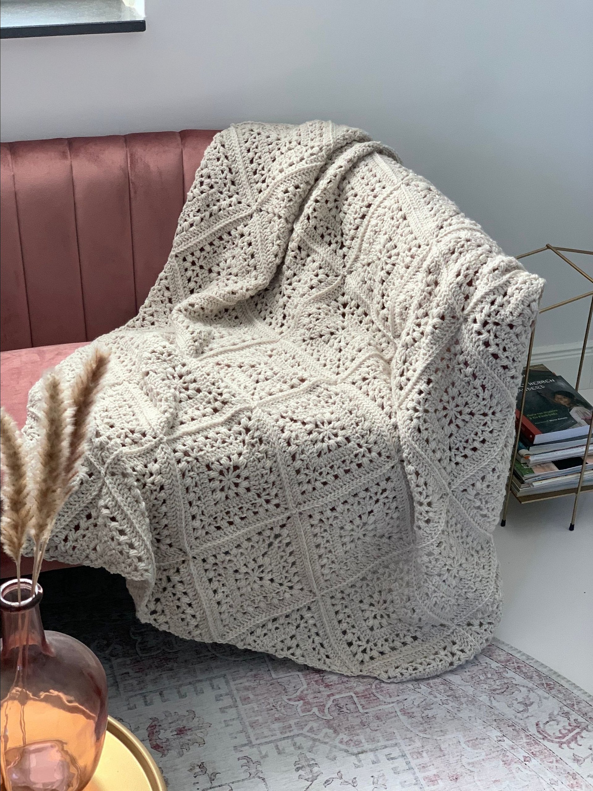 Tulip Square Throw product image (5)
