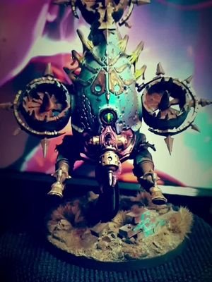 synthwave bloatdrone for a slightly more fabulous deathguard scheme.  follow for more! check me out on twitch!#ArtistsOnTikTok #DungeonsDragons #art #airbrush #eerieartwork #warhammer #miniature #warhammer40k #horror #collectibles 