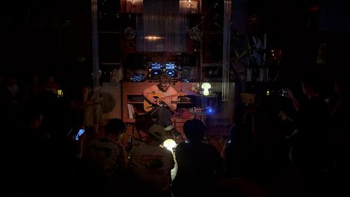 little video diary of my first couple days of tour. played a realllly special set @wigwam.live in Shanghai ! @wheon1999 was t...