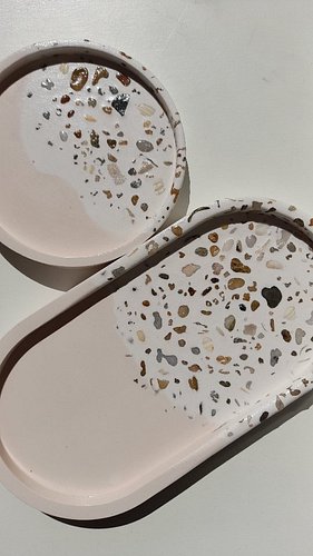 Have you ever used stones and shells for your terrazzo? 😊🐚