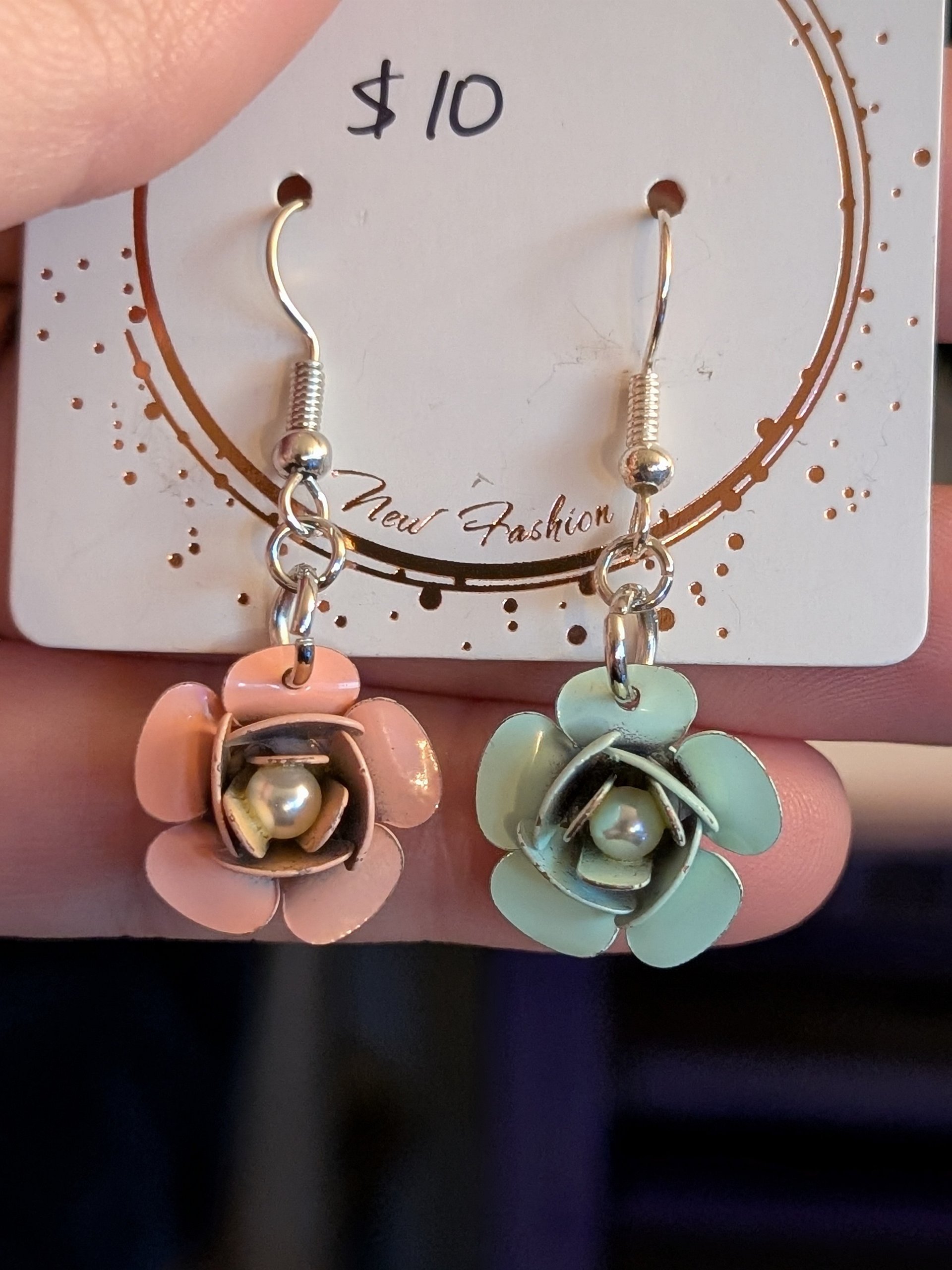 METAL FLOWER EARRINGS! product image (1)