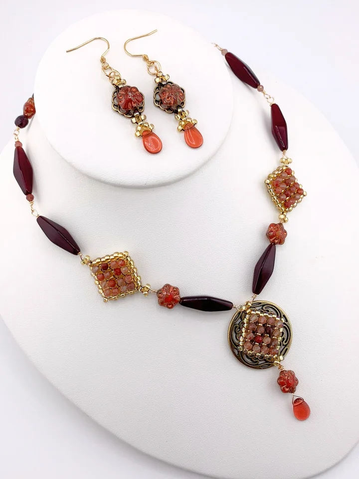Spiced Berry Beaded Necklace and Earrings Set product image (2)