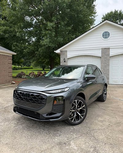 The baby Audi Q3 got a full redesign recently, and we get to live with this model for the next week! While their entry level ...